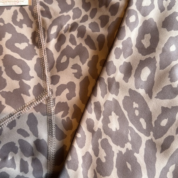 Jessica Simpson Slimtek Active Leggings. - Picture 6 of 6